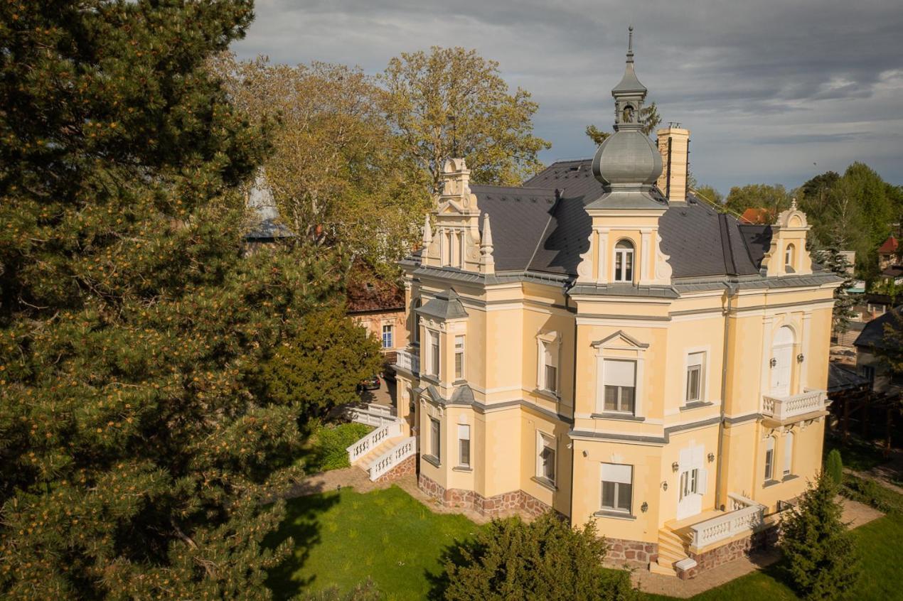 Avilla Thanhoffer Siófok Kültér fotó